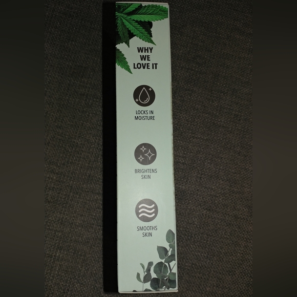 Hemp oil face mask - Picture 3 of 5